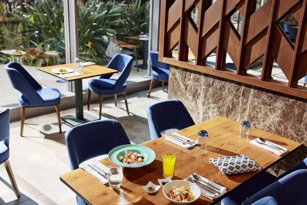 هتل تی یو آی بلو گرند آزور